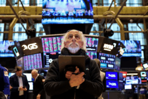 Wall Street Atualiza Preços-Alvo: Apple, Sanofi e Outras Empresas em Foco